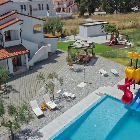 Mobile Homes Karlo & Dino - Two Bedroom Mobile With Terrace * Pula