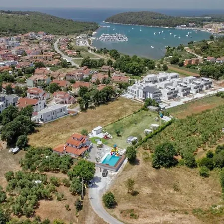 Mobile Homes Karlo & Dino - Two Bedroom Mobile With Terrace * Pula