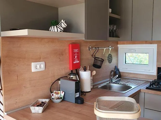 Mobile Homes Karlo & Dino - Two Bedroom Mobile With Terrace Pula