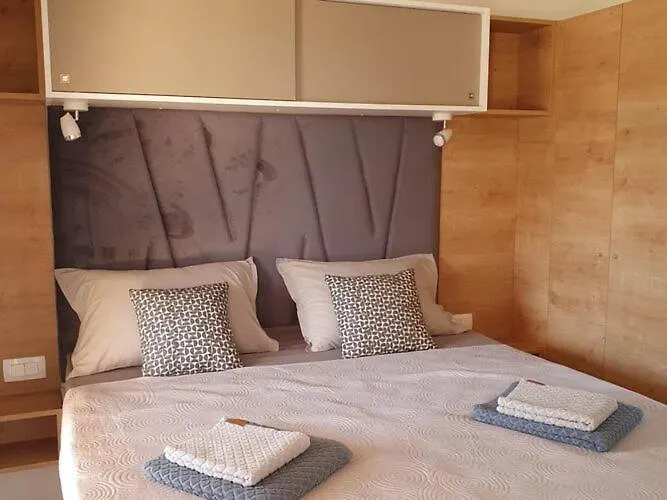 Mobile Homes Karlo & Dino - Two Bedroom Mobile With Terrace Tatil Evi