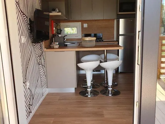 Mobile Homes Karlo & Dino - Two Bedroom Mobile With Terrace Tatil Evi Pula