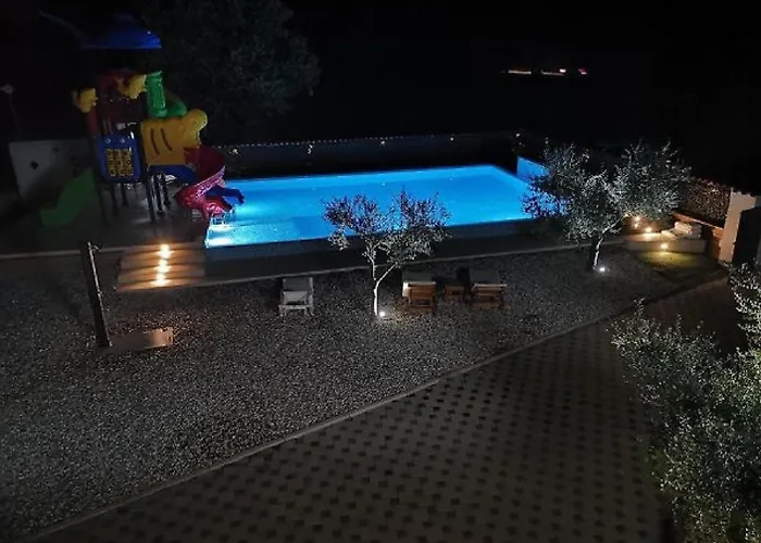 Mobile Homes Karlo & Dino - Two Bedroom Mobile With Terrace *