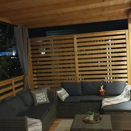 Dom wakacyjny Mobile Homes Karlo & Dino - Two Bedroom Mobile With Terrace Pula