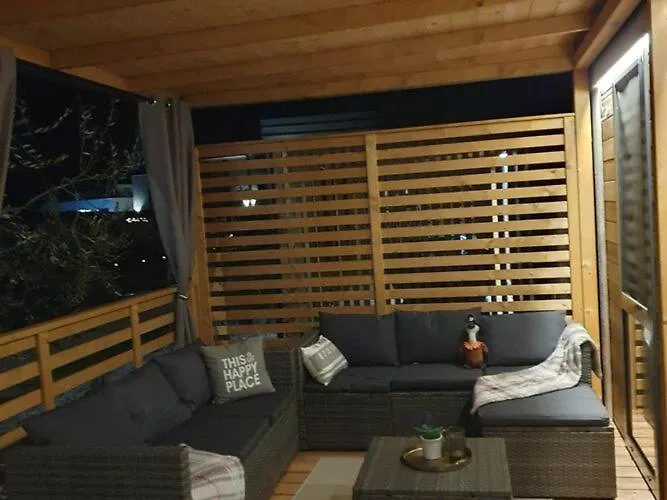 Ferienhaus Mobile Homes Karlo & Dino - Two Bedroom Mobile With Terrace Pula